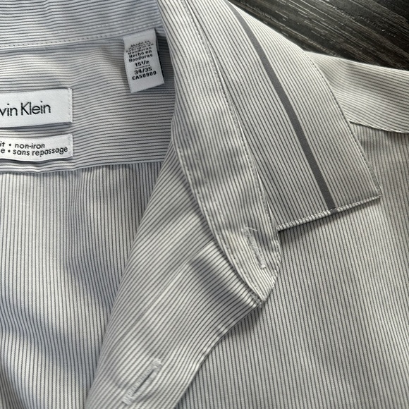 Calvin Klein men’s pinstripe, slim fit, non iron, 15 1/2, 34/35, NWOTS - Picture 3 of 9